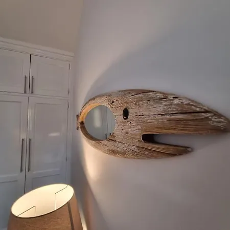 Bel Air Surf Escape *