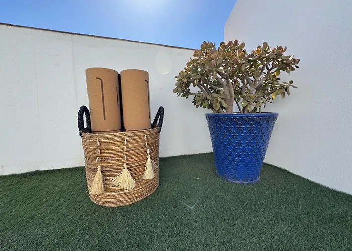 Bel Air Surf Escape *